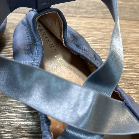Taryn Rose blue leather flats woman’s size 8.5 (d101)