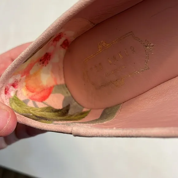 TED BAKER PINK METALLIC FLATS SIZE 8
