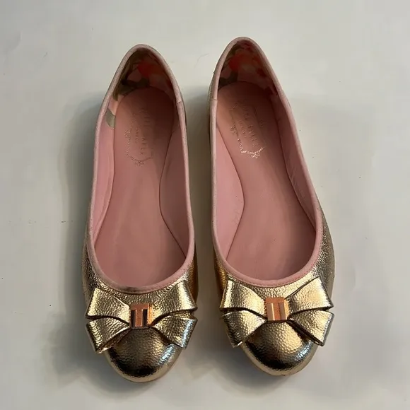 TED BAKER PINK METALLIC FLATS SIZE 8