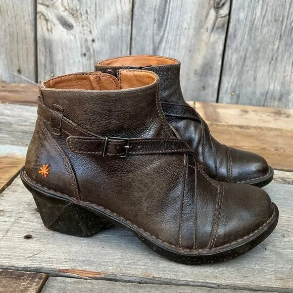 The Art Company Oteiza 653 Geometric Heel Olive Leather Ankle Boot Sz EU 40 US 9