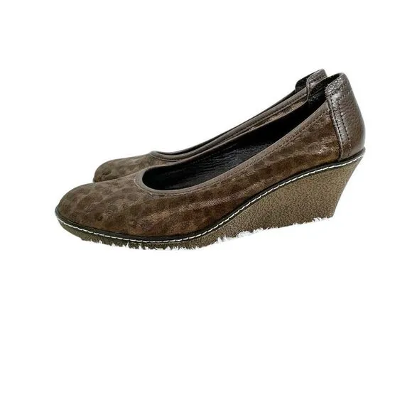 The Flexx Bread and Butter Slip On Sandals Animal Print Wedge Suede Shoes Size 8