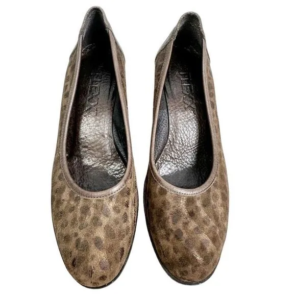 The Flexx Bread and Butter Slip On Sandals Animal Print Wedge Suede Shoes Size 8