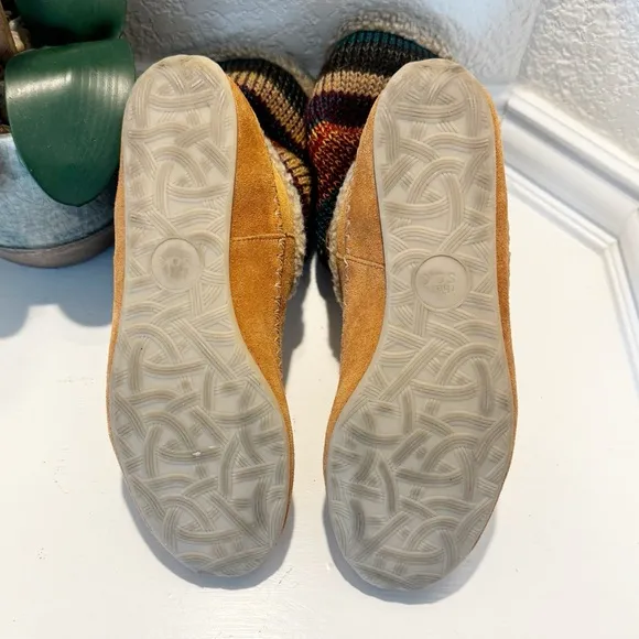 The Sak Pull-On Suede Moccasin Boots Tribal Knit Size 7