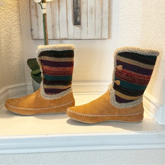 The Sak Pull-On Suede Moccasin Boots Tribal Knit Size 7