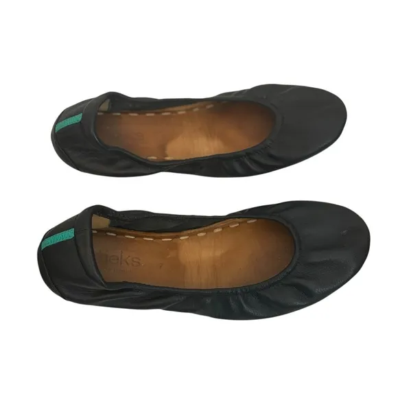 Tieks Black Leather Flats Size 7