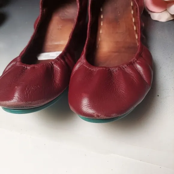 Tieks burgundy ballet flats size htf sz 10 leather