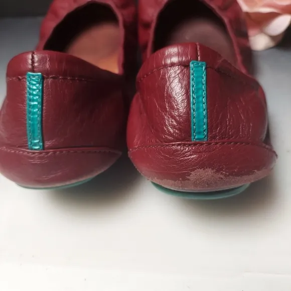 Tieks burgundy ballet flats size htf sz 10 leather