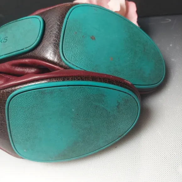 Tieks burgundy ballet flats size htf sz 10 leather