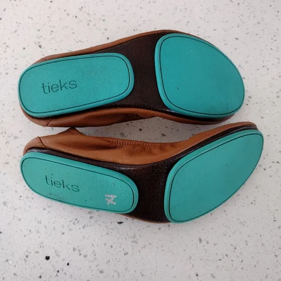 Tieks Chestnut Brown Flats Women's size 10 LIKE NEW