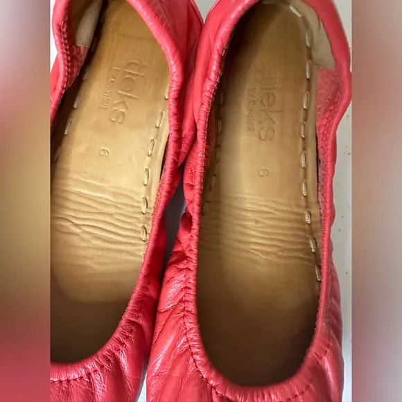 Tieks Coral Poppy Ballet Flats Womens Size 6 Coral