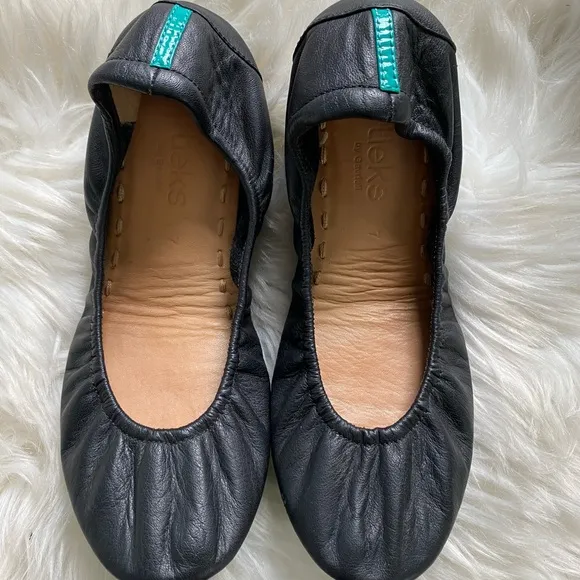 Tieks Matte black classic leather ballet flats size 7