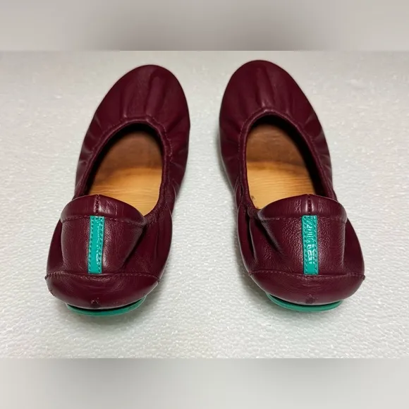 Tieks  size 6Women's Burgundy Leather Flats