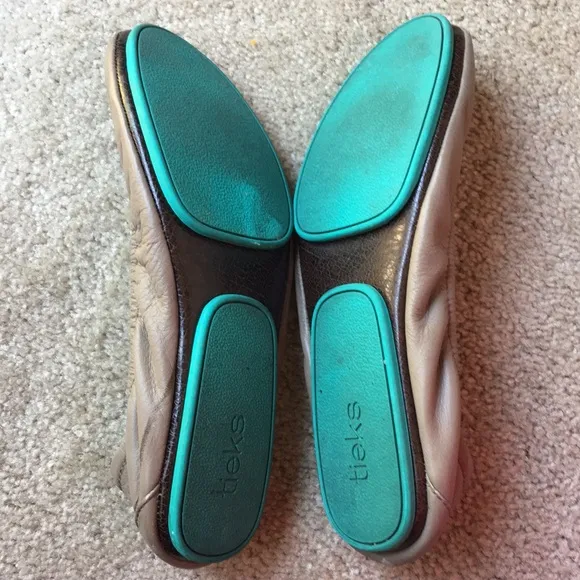 Tieks Taupe Leather Ballet Flats Shoes size 8