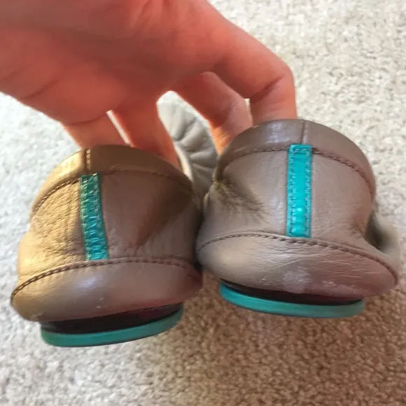 Tieks Taupe Leather Ballet Flats Shoes size 8
