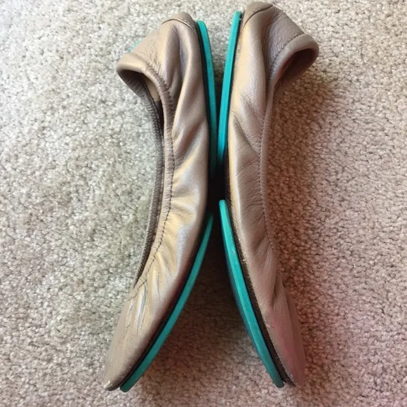 Tieks Taupe Leather Ballet Flats Shoes size 8