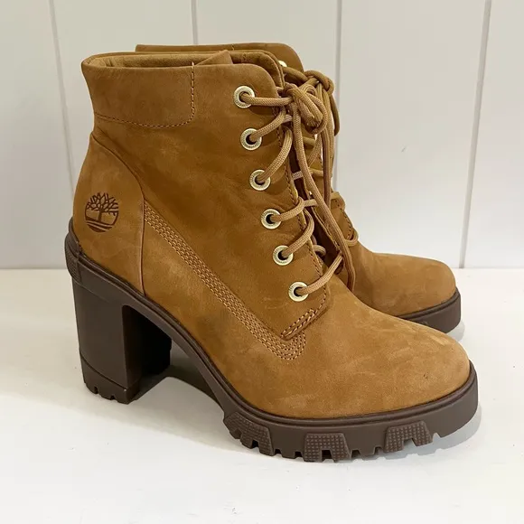 Timberland  NWOT Suede Leather Ankle Boots lace up Lugz sole size 7 Carmel brown