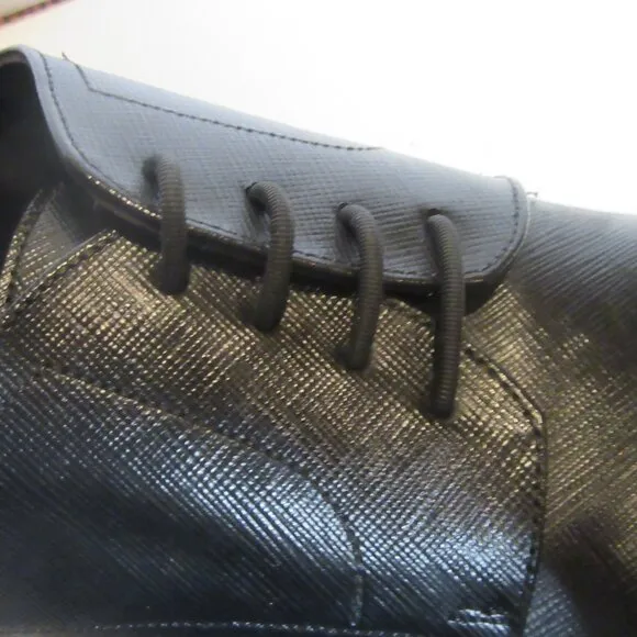 TO BOOT NEW YORK Black Textured Leather Shoes 9 with Bag