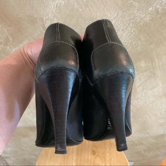 Tod’s Black Leather Ankle Boots Witchy Core Size 4.5