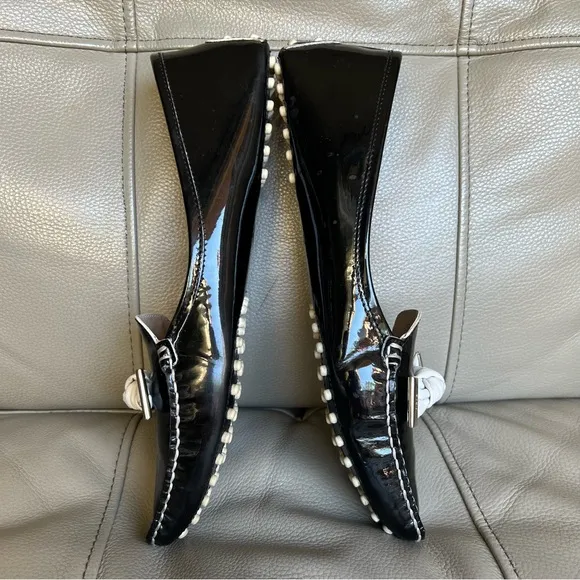 Tod's Black Patent Leather Moccasins Sz 39 US 8.5 White Bow Classic Chic Soft