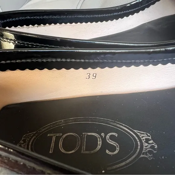 Tod's Black Patent Leather Moccasins Sz 39 US 8.5 White Bow Classic Chic Soft