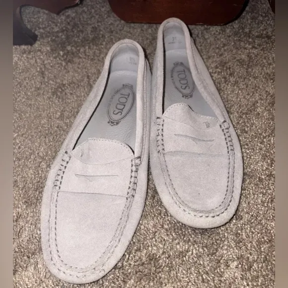 Tod’s Gommino Suede Loafers Drivers Moccasins