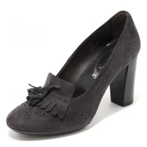 Tod´s gray suede brogue tassel heel moccasins