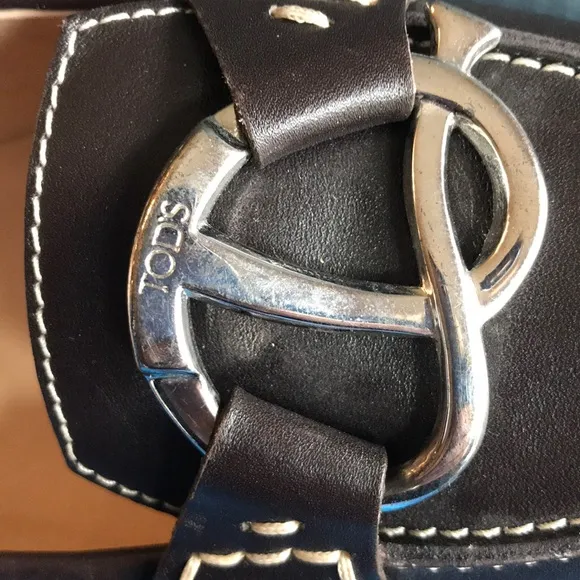 Tod’s leather flats !!!Firm