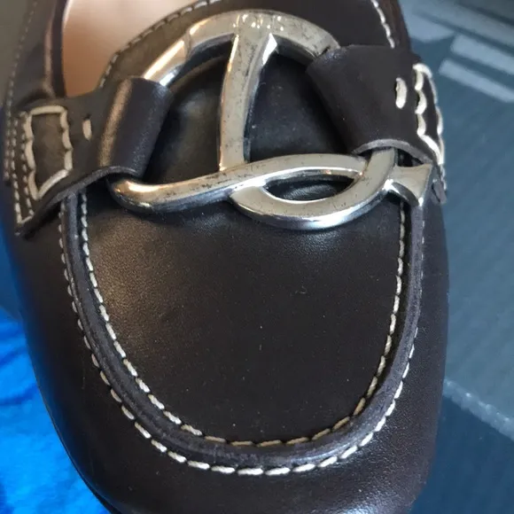 Tod’s leather flats !!!Firm