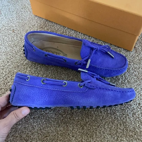 Tods suede moccasins