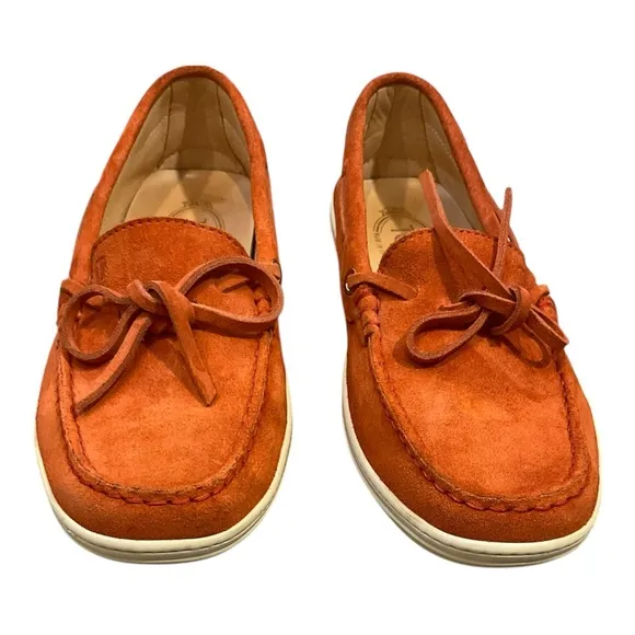Tods Women’s Orange  Suede Slip On Moccasin Slipper Flats  Size 8.5