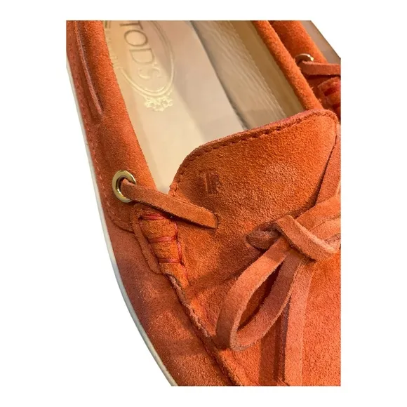 Tods Women’s Orange  Suede Slip On Moccasin Slipper Flats  Size 8.5