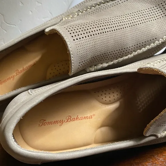 Tommy Bahama Men’s Felton Leather Nubuck Loafers 9.5M Beige Preppy Boat Shoes