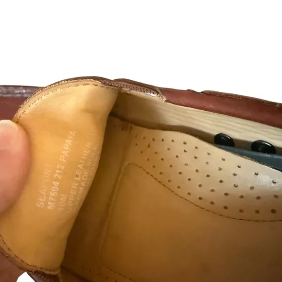 Tommy Bahama size 10 seaport leather boat shoes in great condition