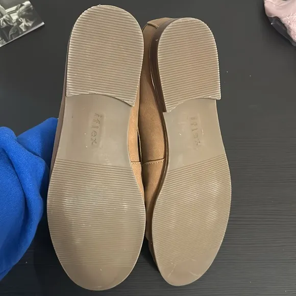 Tommy Bahama Women's Nahara Leather Moccasin Boat Flat Loafers in Brown Size 7.5