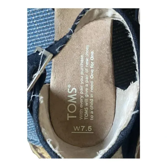 Toms Black Wedges Sandals Size 7.5 Open Toe Ankle Strap Heel Wedge Casual