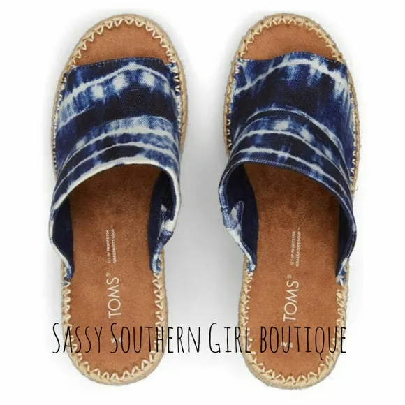 🆕⭐TOMS blue tie dye wedges