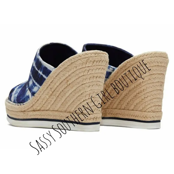 🆕⭐TOMS blue tie dye wedges