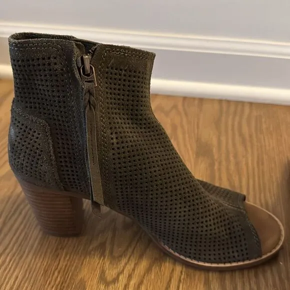 Toms Heeled Ankle Boots