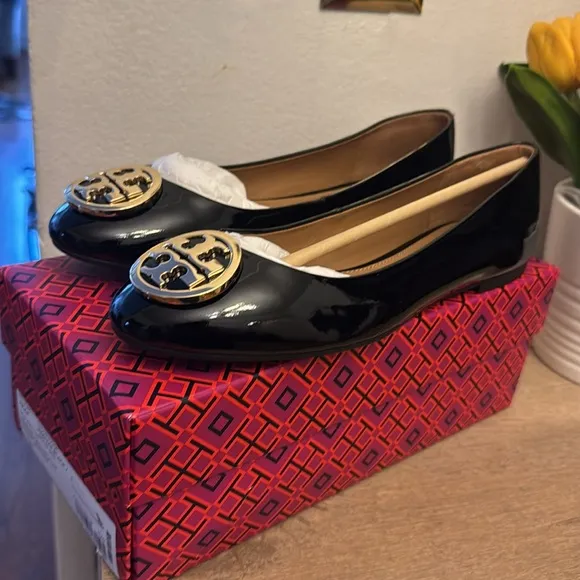 Tory Burch Black Benton Ballet Flats size 8 NIB.