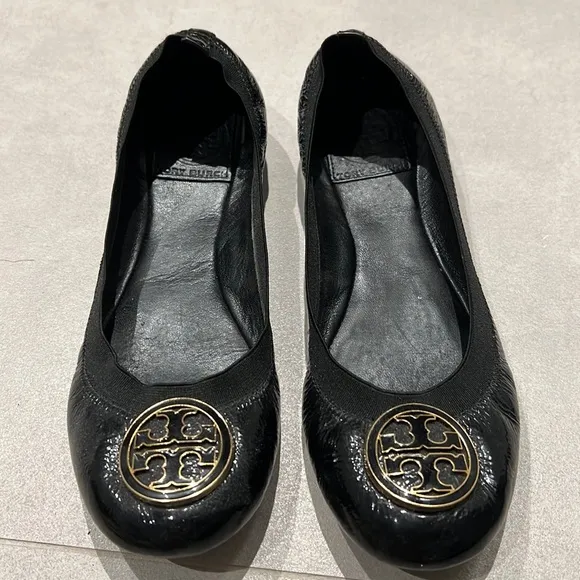 TORY BURCH BLACK CAROLINE PATENT LEATHER BALLET FLATS SIZE 6.5