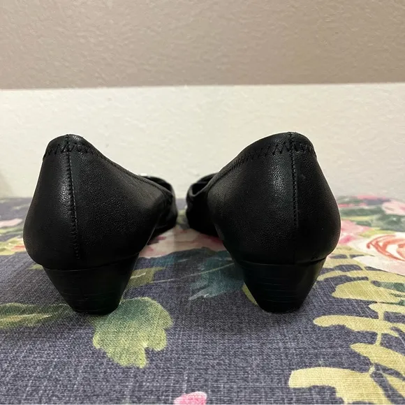 Tory Burch Black Peep Toe Wedge Shoes with Sleek Design size 9M