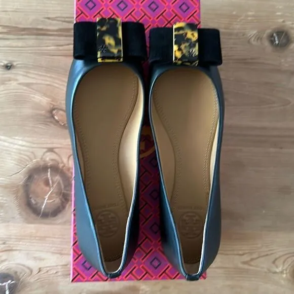 Tory Burch ‘Chase Ballet’ leather bow flats NEW in box Size 6 M Black