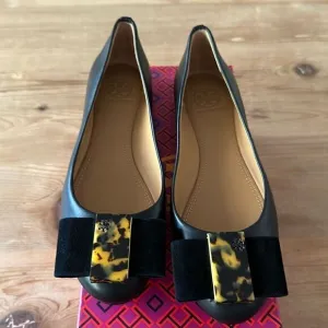 Tory Burch ‘Chase Ballet’ leather bow flats NEW in box Size 6 M Black