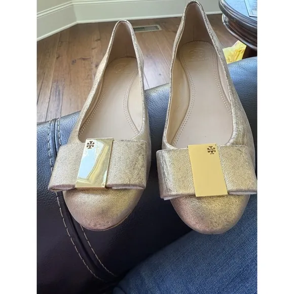 TORY BURCH Chase Gold Logo Bow Leather Gold Ballet Flats Size 10 Womens