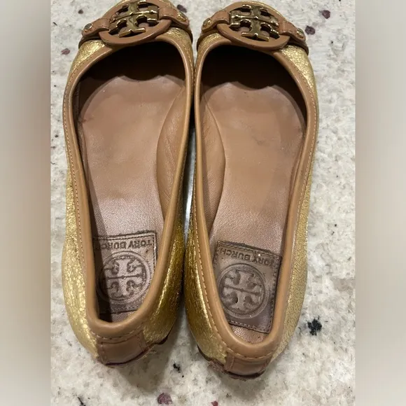 TORY BURCH GOLD LEATHER FLATS SIZE 8-9
