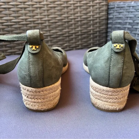 Tory Burch “Heather” Lace Up Olive Green Suede Espadrille Wedges Sz 8.5 Summer