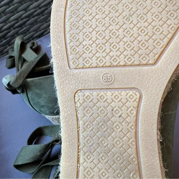 Tory Burch “Heather” Lace Up Olive Green Suede Espadrille Wedges Sz 8.5 Summer