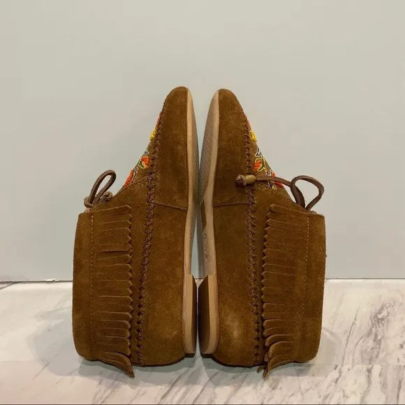 Tory Burch Huntington Embroidered Moccasins 6M