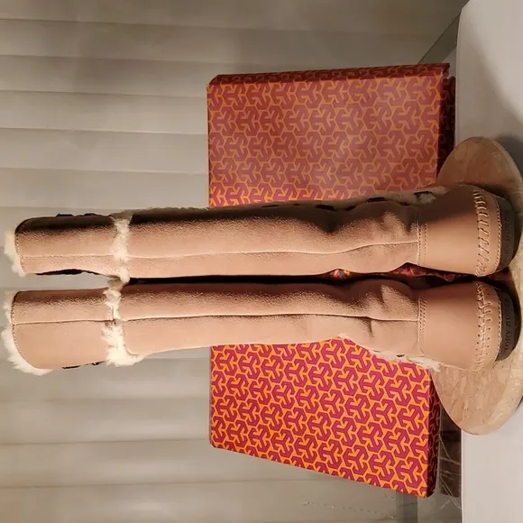 TORY BURCH JEWELED TALL SHEARLING SUEDE BOOTS SIZE 7/ LIKE NEW🚨PRICE FIRM🚨