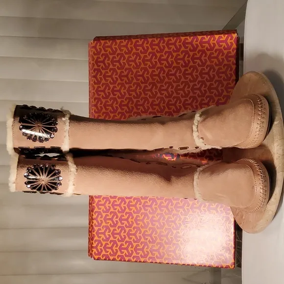 TORY BURCH JEWELED TALL SHEARLING SUEDE BOOTS SIZE 7/ LIKE NEW🚨PRICE FIRM🚨